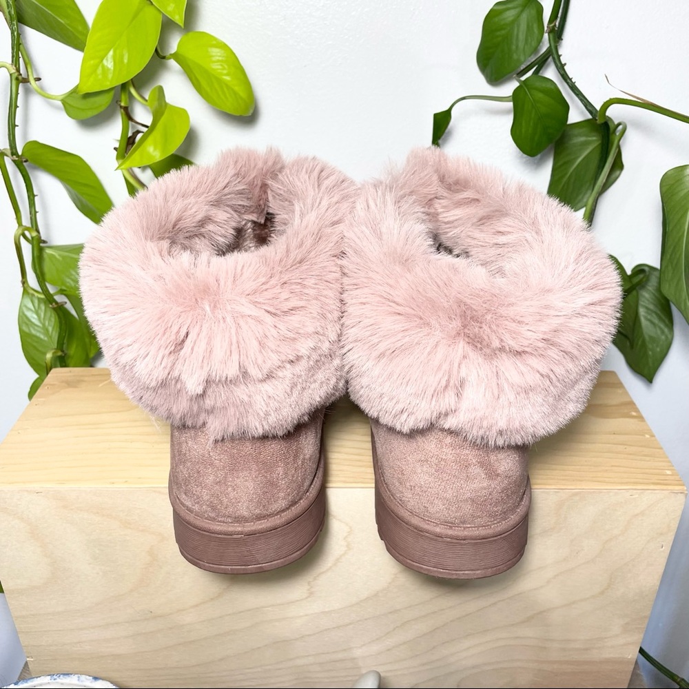 NWT 7.5, light pink fuzzy fur booties - Picture 6 of 9